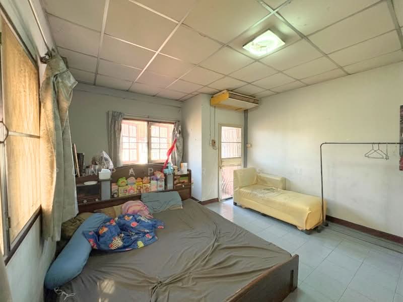 Samrej Ville 1, Nonthaburi, 158 Soi Moobaan Samret Ville 1, Soi 8, Mahasawat, Bang Kruai, Nonthaburi, 2 Bedrooms, 100 sqm, Townhouse For Sale, by Punpapa Rassamee, 500236970 - DDproperty.com