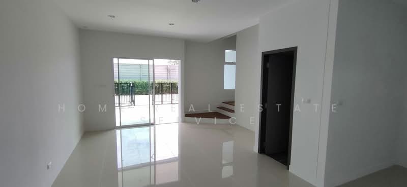Sammakorn Avenue Suvarnabhumi, Bangkok, Rural Development 3 Khlong Song Ton Noon, Khlong Song Ton Nun, Lat Krabang, Bangkok, 4 Bedrooms, 175 sqm, Townhouse For Sale, by HOME Real Estate Service, 500236987 - DDproperty.com
