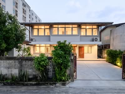 ขาย - บ้านเดี่ยวหลังมุม หมู่บ้านเสรี 2 พระราม 9 (Seri Village Rama 9) ใกล้เดอะไนน์พระราม 9, กรุงเทพ