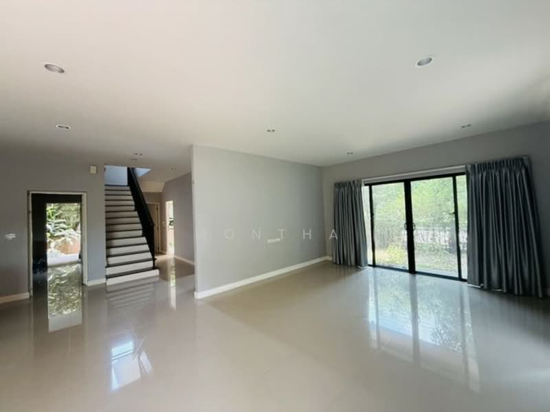 Burasiri Rangsit, Pathum Thani, Rangsit-Pathum Thani Road, Suan Pring Thai, Muang Pathum Thani, Pathum Thani, 4 Bedrooms, 252 sqm, Single Detached House For Sale, by Montha, 500237034 - DDproperty.com