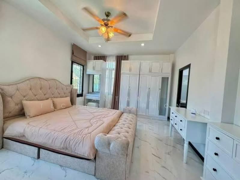 undefined, Chon Buri (Pattaya), Nong Pru, Bang Lamung (Pattaya), Chon Buri (Pattaya), 5 Bedrooms, 260 sqm, Single Detached House For Rent, by Mantana Techapahaphong, 500237040 - DDproperty.com