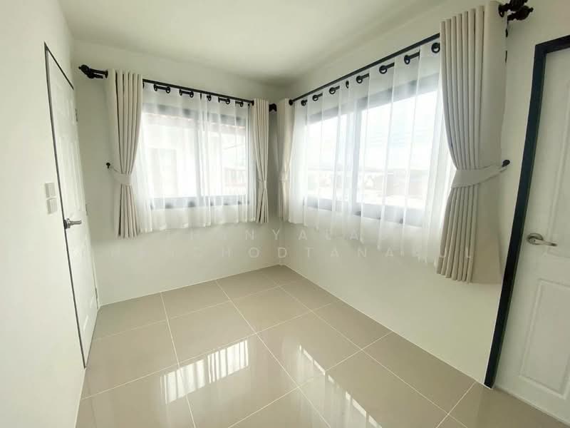 undefined, Chon Buri (Pattaya), Nong Pru, Bang Lamung (Pattaya), Chon Buri (Pattaya), 4 Bedrooms, 325 sqm, Single Detached House For Sale, by Thanyalag Chanchodtanakul, 500237042 - DDproperty.com