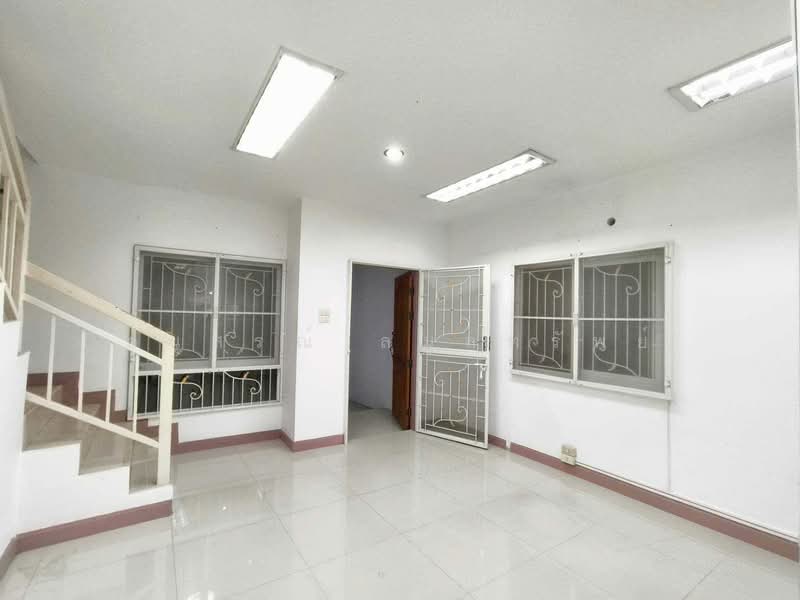 โฮมอินทาวน์, Bangkok, Si Khan, Don Mueang, Bangkok, 4 Bedrooms, 143 sqm, Townhouse For Sale, by อนุสรณ์ ลมูลทรัพย์, 500237050 - DDproperty.com