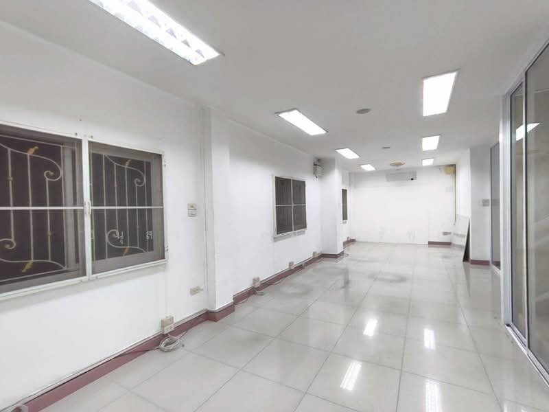 โฮมอินทาวน์, Bangkok, Si Khan, Don Mueang, Bangkok, 4 Bedrooms, 143 sqm, Townhouse For Sale, by อนุสรณ์ ลมูลทรัพย์, 500237050 - DDproperty.com