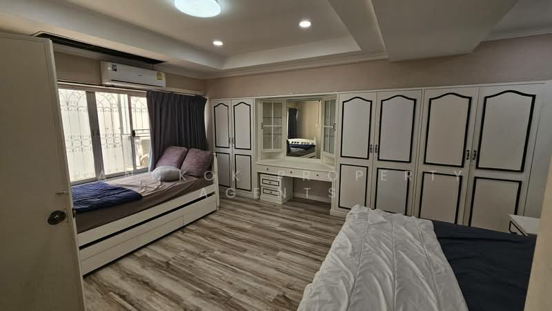 Siam Penthouse 1, Bangkok, 51 Sukhumvit Soi 8, Khlong Toei, Khlong Toei, Bangkok, 4 Bedrooms, 160 sqm, Condo For Rent, by BANGKOK PROPERTY AGENTS, 500237088 - DDproperty.com