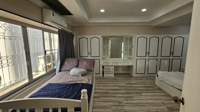 Siam Penthouse 1, Bangkok, 51 Sukhumvit Soi 8, Khlong Toei, Khlong Toei, Bangkok, 4 Bedrooms, 160 sqm, Condo For Rent, by BANGKOK PROPERTY AGENTS, 500237088 - DDproperty.com