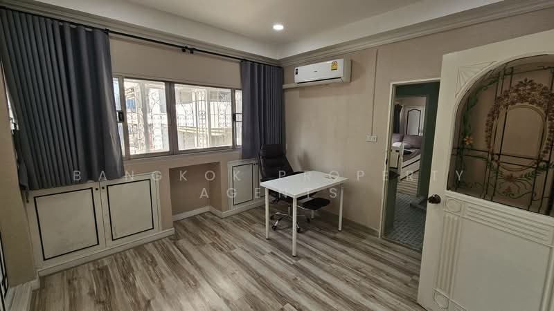 Siam Penthouse 1, Bangkok, 51 Sukhumvit Soi 8, Khlong Toei, Khlong Toei, Bangkok, 4 Bedrooms, 160 sqm, Condo For Rent, by BANGKOK PROPERTY AGENTS, 500237088 - DDproperty.com