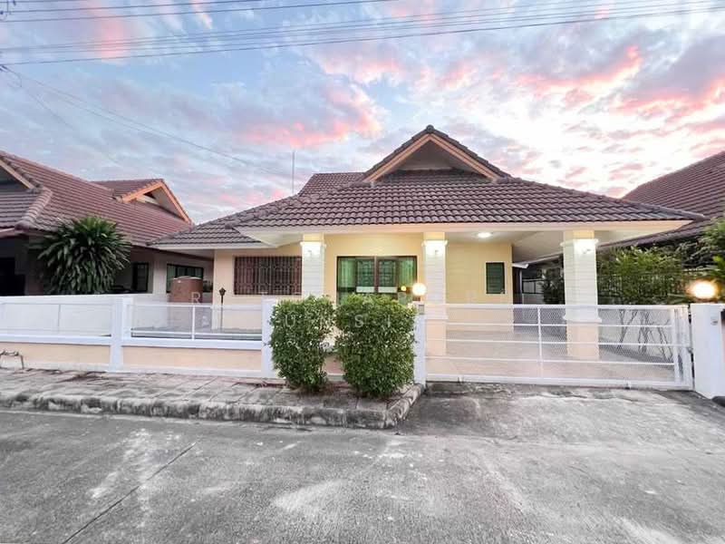 บ้านสวยในโครงการ ให้เช่า – ใกล้บิ๊กซีแม่เหียะ เพียง 5 นาที ค่าเช่า 17,000 บาท / เดือน No.9H374, Chiang Mai, Pa Daet, Muang Chiang Mai, Chiang Mai, 3 Bedrooms, 110 sqm, Single Detached House For Rent, by Rutchaporn Tunsiri, 500237104 - DDproperty.com