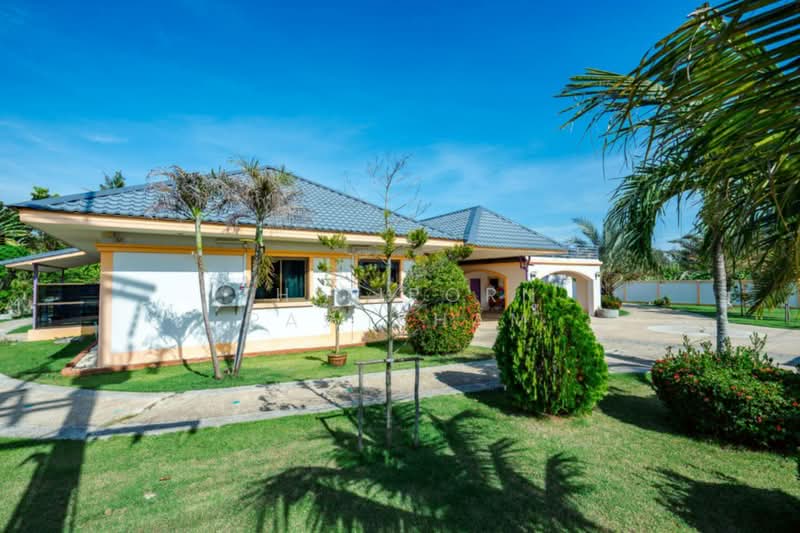 undefined, Prachuap Khiri Khan, Thap Tai, Hua Hin, Prachuap Khiri Khan, 4 Bedrooms, 350 sqm, Villa For Sale, by Thitiporn Pawikham, 500237141 - DDproperty.com