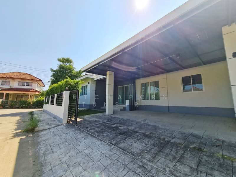 บ้านในโครงการ ให้เช่า ใกล้กาดฝรั่ง เพียง 5 นาที ค่าเช่า 25,000 บาท / เดือน รหัสทรัพย์ : No.14H185, Chiang Mai, Ban Waen, Hang Dong, Chiang Mai, 3 Bedrooms, 112 sqm, Single Detached House For Rent, by Rutchaporn Tunsiri, 500237229 - DDproperty.com