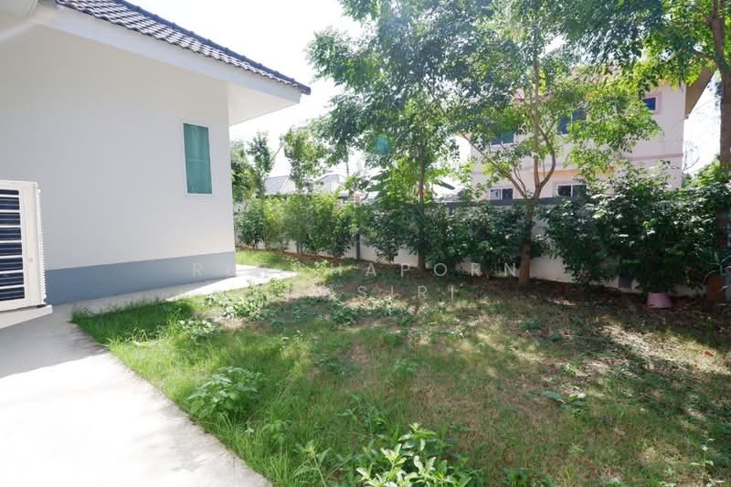 บ้านในโครงการ ให้เช่า ใกล้กาดฝรั่ง เพียง 5 นาที ค่าเช่า 25,000 บาท / เดือน รหัสทรัพย์ : No.14H185, Chiang Mai, Ban Waen, Hang Dong, Chiang Mai, 3 Bedrooms, 112 sqm, Single Detached House For Rent, by Rutchaporn Tunsiri, 500237229 - DDproperty.com