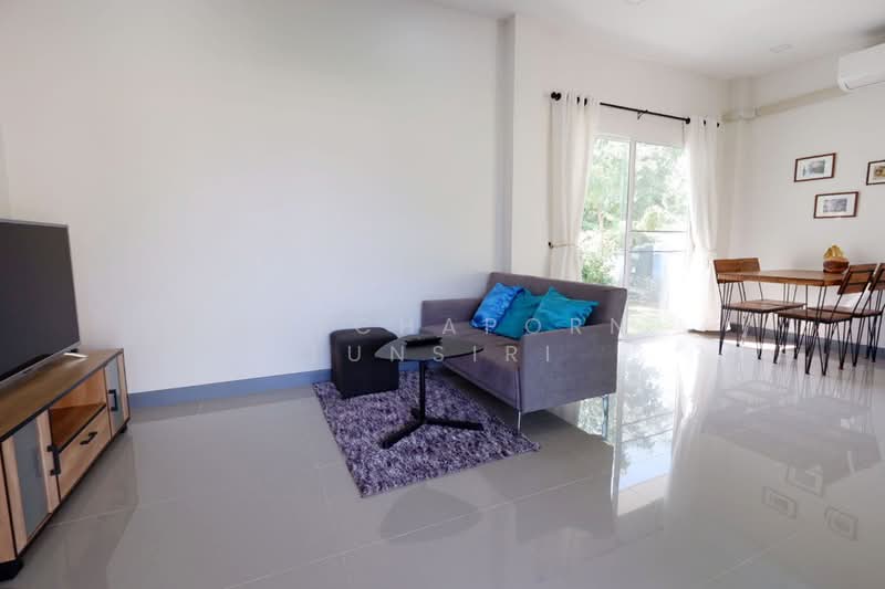 บ้านในโครงการ ให้เช่า ใกล้กาดฝรั่ง เพียง 5 นาที ค่าเช่า 25,000 บาท / เดือน รหัสทรัพย์ : No.14H185, Chiang Mai, Ban Waen, Hang Dong, Chiang Mai, 3 Bedrooms, 112 sqm, Single Detached House For Rent, by Rutchaporn Tunsiri, 500237229 - DDproperty.com