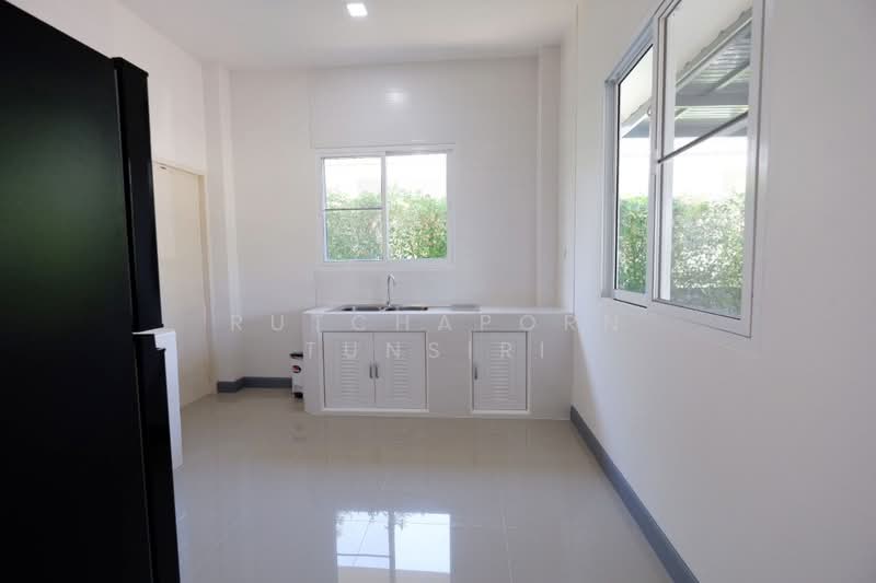 บ้านในโครงการ ให้เช่า ใกล้กาดฝรั่ง เพียง 5 นาที ค่าเช่า 25,000 บาท / เดือน รหัสทรัพย์ : No.14H185, Chiang Mai, Ban Waen, Hang Dong, Chiang Mai, 3 Bedrooms, 112 sqm, Single Detached House For Rent, by Rutchaporn Tunsiri, 500237229 - DDproperty.com