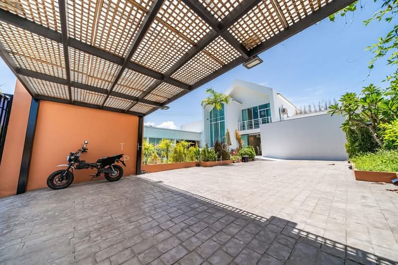 Natheekarn Park View, Chon Buri (Pattaya), Poong, Bang Lamung (Pattaya), Chon Buri (Pattaya), 4 Bedrooms, 350 sqm, Single Detached House For Sale, by Thitiporn Pawikham, 500237375 - DDproperty.com