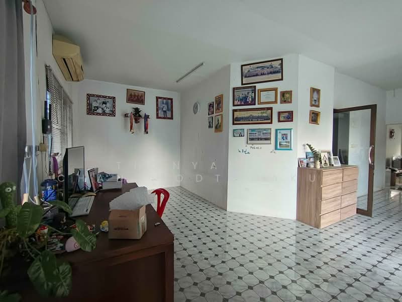 5-BR House, Chon Buri (Pattaya), Bueng, Si Racha, Chon Buri (Pattaya), 5 Bedrooms, 377 sqm, Single Detached House For Sale, by Thanyalag Chanchodtanakul, 500237380 - DDproperty.com