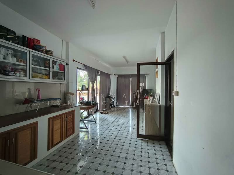 5-BR House, Chon Buri (Pattaya), Bueng, Si Racha, Chon Buri (Pattaya), 5 Bedrooms, 377 sqm, Single Detached House For Sale, by Thanyalag Chanchodtanakul, 500237380 - DDproperty.com