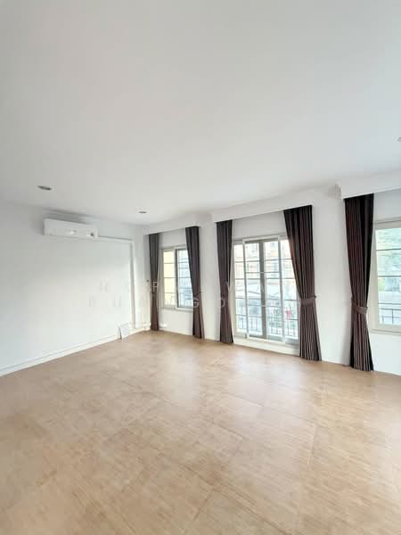 ให้เช่า ทาวน์โฮม 3 ชั้น ถนนราชพฤกษ์ ใกล้ BTS บางหว้า 400 เมตร, Bangkok, Bang Wa, Phasi Charoen, Bangkok, 3 Bedrooms, 300 sqm, Townhouse For Rent, by Noppawan Ruangdech, 500237390 - DDproperty.com