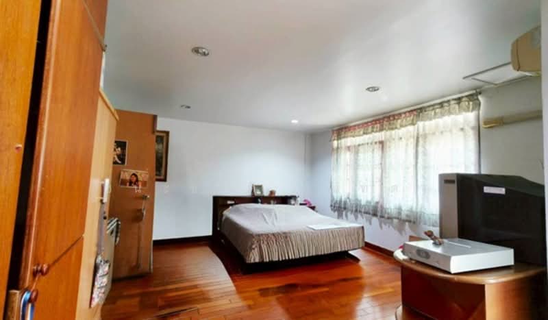 Soi Thanthip 3, Bangkok, Phlapphla, Wang Thonglang, Bangkok, 5 Bedrooms, 130 sqm, Townhouse For Sale, by ชนะชาติ นนท์ตา, 500237394 - DDproperty.com