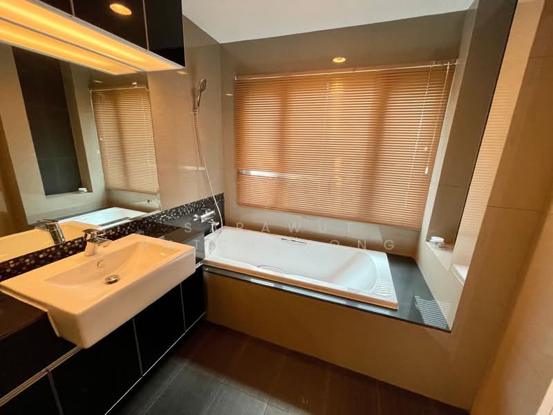 The Crest Sukhumvit 34, Bangkok, 778 Sukhumvit Road, Khong Tan, Khlong Toei, Bangkok, 2 Bedrooms, 126 sqm, Condo For Sale, by Sarawut Ratchawong, 500237412 - DDproperty.com