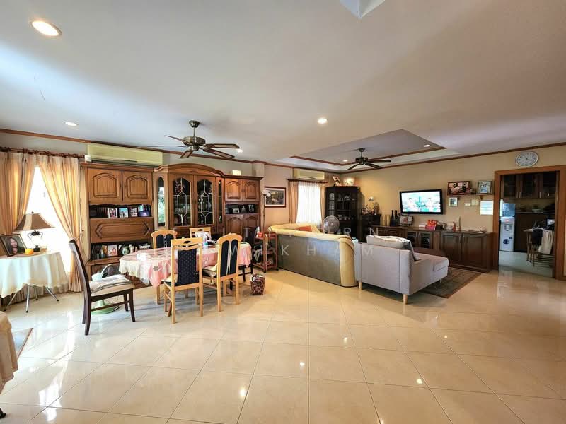 undefined, Chon Buri (Pattaya), Nong Pru, Bang Lamung (Pattaya), Chon Buri (Pattaya), 3 Bedrooms, 270 sqm, Villa For Sale, by Thitiporn Pawikham, 500237441 - DDproperty.com