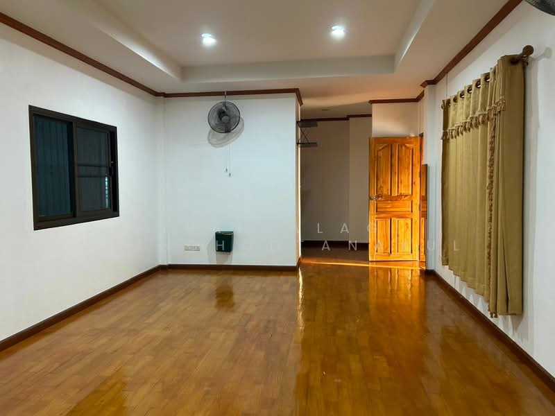 undefined, Chon Buri (Pattaya), Nong Pru, Bang Lamung (Pattaya), Chon Buri (Pattaya), 4 Bedrooms, 300 sqm, Single Detached House For Sale, by Thanyalag Chanchodtanakul, 500237448 - DDproperty.com