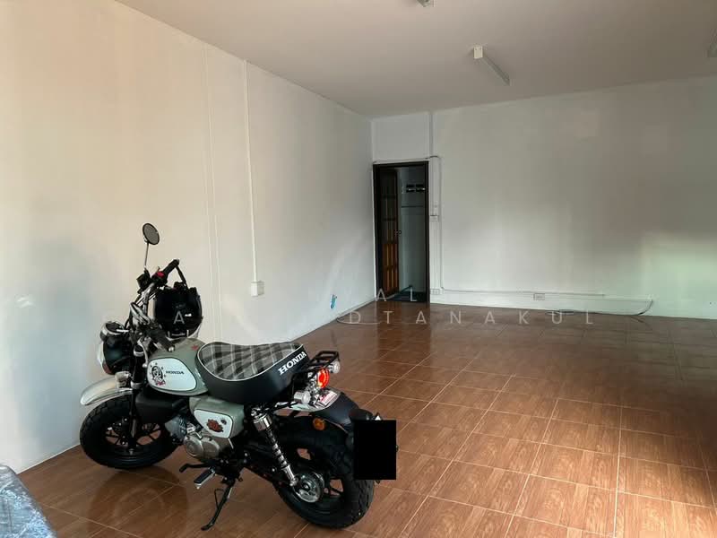 undefined, Chon Buri (Pattaya), Nong Pru, Bang Lamung (Pattaya), Chon Buri (Pattaya), 4 Bedrooms, 300 sqm, Single Detached House For Sale, by Thanyalag Chanchodtanakul, 500237448 - DDproperty.com