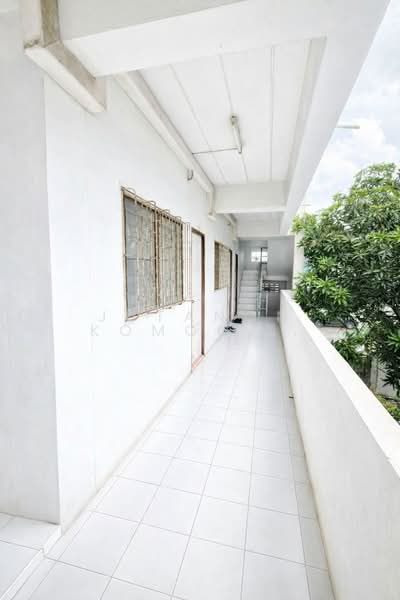 ขายอพาร์ทเม้น 4 ชั้น 24 ห้อง ปากซอยประชาอุทิศ 76 ทำเลทุ่งครุ ใกล้ CJ MORE ซีเจ มอร์, Bangkok, Thung Khru, Thung Khru, Bangkok, , 375 sqm, Business For Sale, by Jutanon Komoottanaruk, 500237452 - DDproperty.com