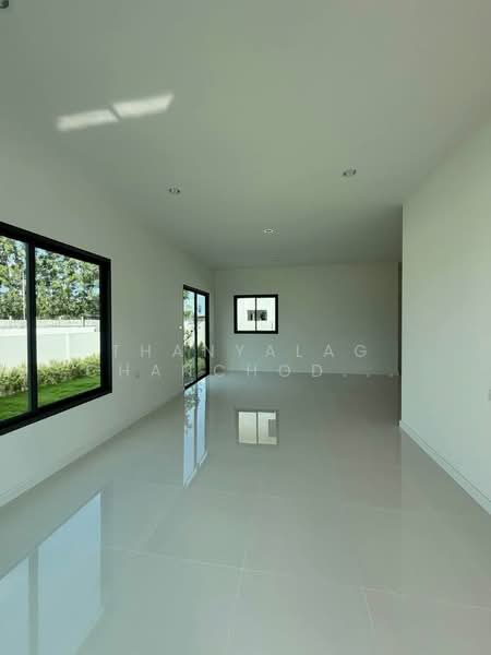 บ้าน 4-ห้องนอน, ชลบุรี, นาป่า, เมืองชลบุรี, ชลบุรี, 200 ตร.ม., บ้านเดี่ยว ขาย, โดย Thanyalag Chanchodtanakul, 500237490 - DDproperty.com