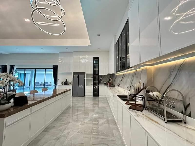 4-BR House, Chon Buri (Pattaya), Nong Pru, Bang Lamung (Pattaya), Chon Buri (Pattaya), 4 Bedrooms, 420 sqm, Single Detached House For Rent, by Thitiporn Pawikham, 500237586 - DDproperty.com