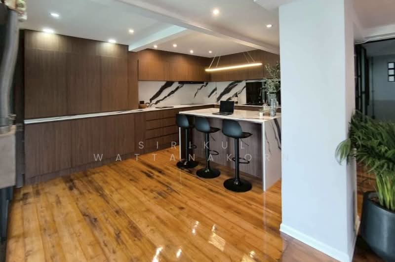 Pool villa in Onnut 17, Suitable for office or residential use, 6 car parks plus 5 more around, Bangkok, Onnut, Prawet, Prawet, Bangkok, , 260 sqm, Office Space For Sale, by Sirikul Wattanakorn, 500237594 - DDproperty.com