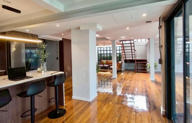 Pool villa in Onnut 17, Suitable for office or residential use, 6 car parks plus 5 more around, Bangkok, Onnut, Prawet, Prawet, Bangkok, , 260 sqm, Office Space For Sale, by Sirikul Wattanakorn, 500237594 - DDproperty.com