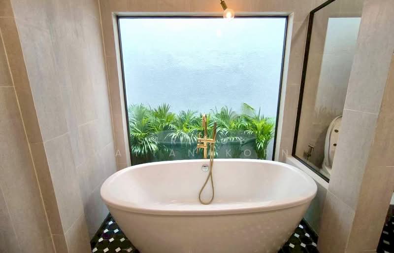 ขาย Pool Villa อ่อนนุช 17 จอดรถได้ 6 คัน และรอบบ้านอีก 5 คัน จะอยู่อาศัยหรือเป็นออฟฟิตก็ได้, กรุงเทพ, Onnut, ประเวศ, ประเวศ, กรุงเทพ, 260 ตร.ม., สำนักงาน ขาย, โดย Sirikul Wattanakorn, 500237594 - DDproperty.com