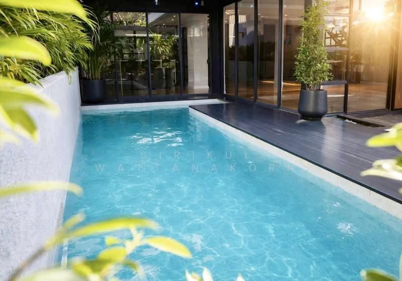 Pool villa in Onnut 17, Suitable for office or residential use, 6 car parks plus 5 more around, Bangkok, Onnut, Prawet, Prawet, Bangkok, , 260 sqm, Office Space For Sale, by Sirikul Wattanakorn, 500237594 - DDproperty.com