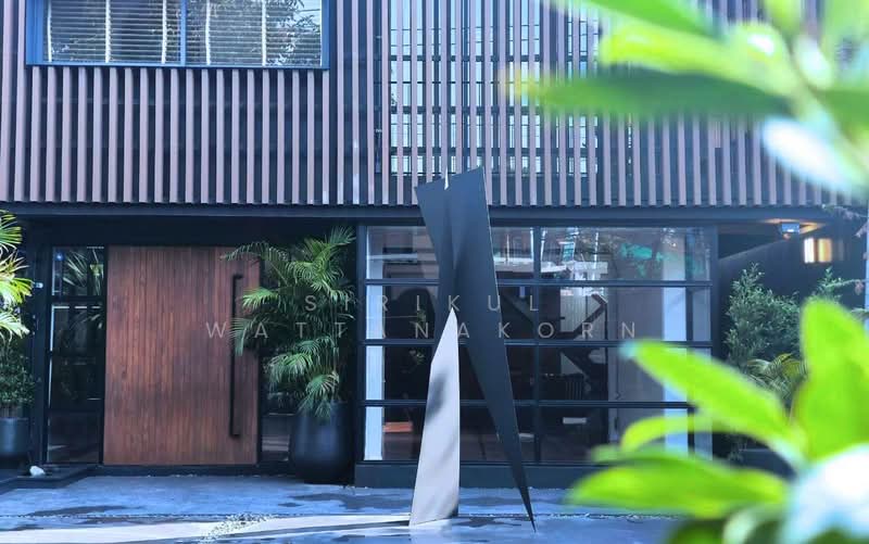 Pool villa in Onnut 17, Suitable for office or residential use, 6 car parks plus 5 more around, Bangkok, Onnut, Prawet, Prawet, Bangkok, , 260 sqm, Office Space For Sale, by Sirikul Wattanakorn, 500237594 - DDproperty.com