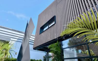 ขาย - ขาย Pool Villa อ่อนนุช 17 จอดรถได้ 6 คัน และรอบบ้านอีก 5 คัน จะอยู่อาศัยหรือเป็นออฟฟิตก็ได้, กรุงเทพ