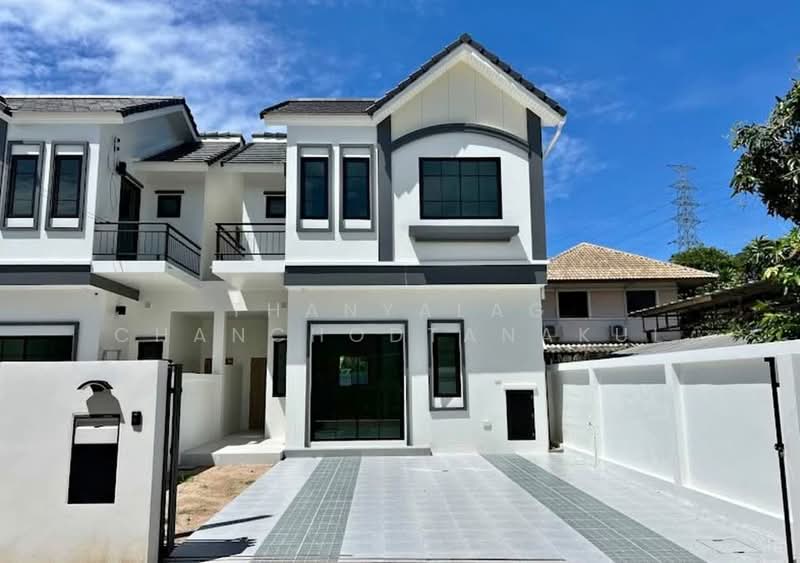 4-BR House, Chon Buri (Pattaya), Bang Phra, Si Racha, Chon Buri (Pattaya), 4 Bedrooms, 325 sqm, Single Detached House For Sale, by Thanyalag Chanchodtanakul, 500237612 - DDproperty.com