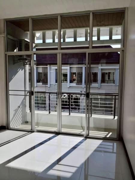 Baan Klang Muang Urbanion Srinakarin, Bangkok, Soi Srinakarin 46, Nong Bon, Prawet, Bangkok, 3 Bedrooms, 192 sqm, Townhouse For Sale, by HOME Real Estate Service, 500237661 - DDproperty.com