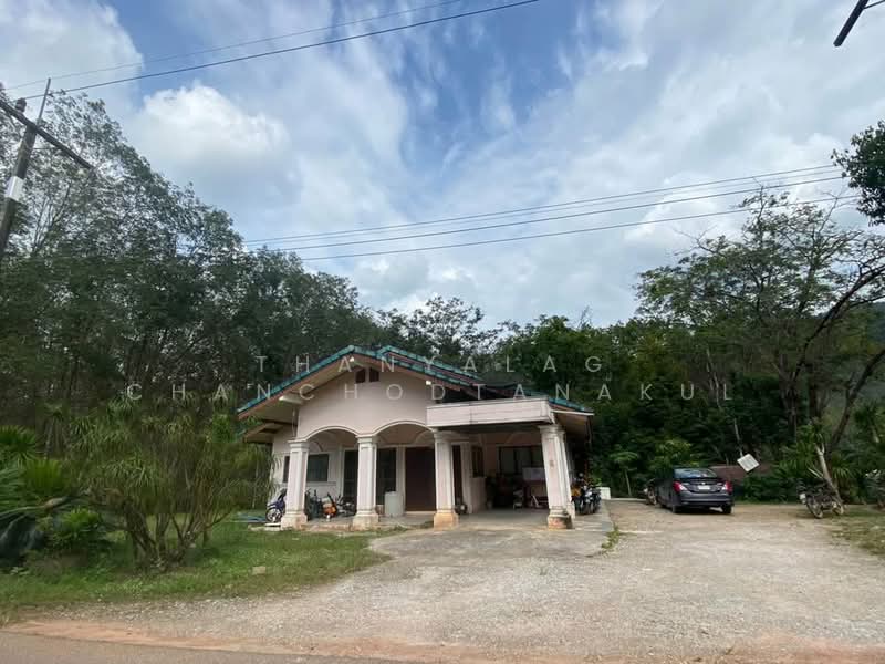 3-BR House, Surat Thani, Pa Ron, Kanchanadit, Surat Thani, 3 Bedrooms, 150 sqm, Single Detached House For Sale, by Thanyalag Chanchodtanakul, 500237671 - DDproperty.com