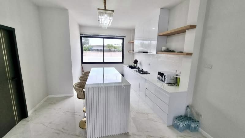 4-BR Villa, Chon Buri (Pattaya), Nong Pru, Bang Lamung (Pattaya), Chon Buri (Pattaya), 4 Bedrooms, 412 sqm, Villa For Rent, by Thitiporn Pawikham, 500237690 - DDproperty.com