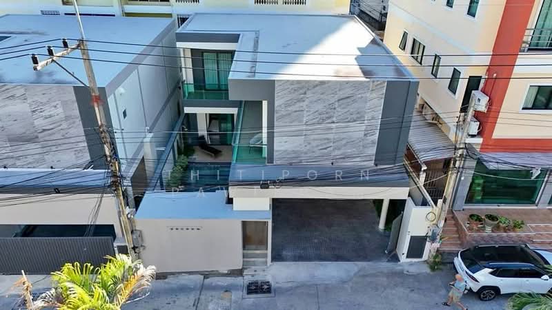 4-BR Villa, Chon Buri (Pattaya), Nong Pru, Bang Lamung (Pattaya), Chon Buri (Pattaya), 4 Bedrooms, 250 sqm, Villa For Sale, by Thitiporn Pawikham, 500237697 - DDproperty.com