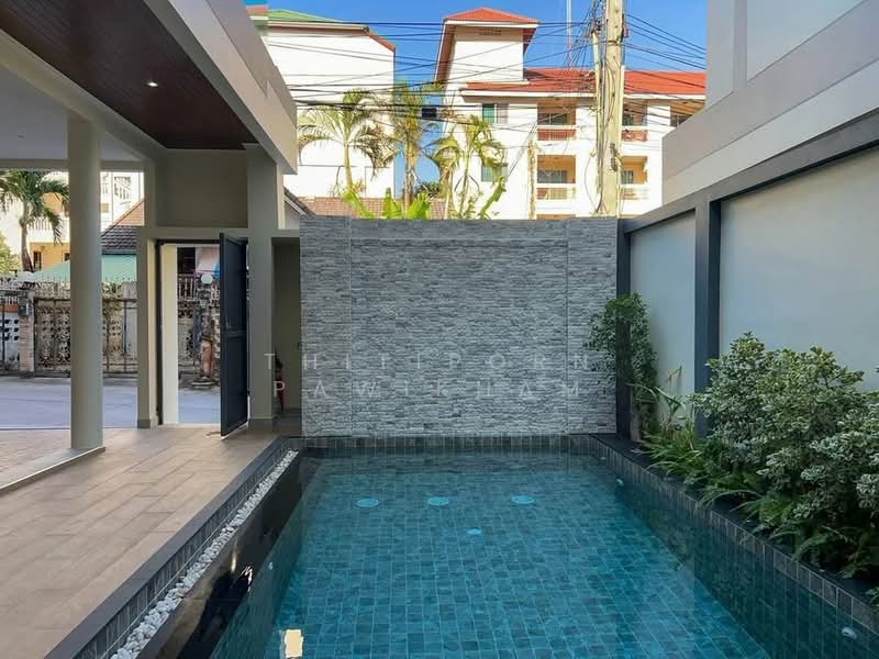 4-BR Villa, Chon Buri (Pattaya), Nong Pru, Bang Lamung (Pattaya), Chon Buri (Pattaya), 4 Bedrooms, 250 sqm, Villa For Sale, by Thitiporn Pawikham, 500237697 - DDproperty.com