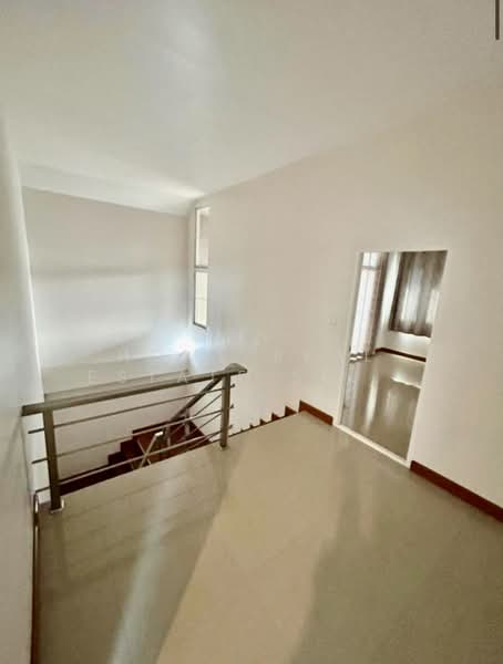 Fahluang Ville Sukhumvit 101, Bangkok, Bang Chak, Phra Khanong, Bangkok, 5 Bedrooms, 350 sqm, Semi-Detached House (Twin House) For Sale, by HOME Real Estate Service, 500237698 - DDproperty.com