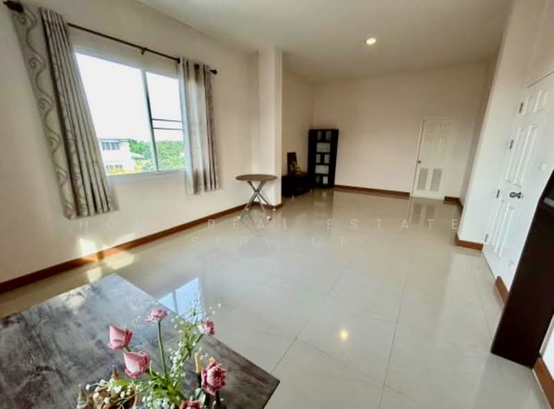 Fahluang Ville Sukhumvit 101, Bangkok, Bang Chak, Phra Khanong, Bangkok, 5 Bedrooms, 350 sqm, Semi-Detached House (Twin House) For Sale, by HOME Real Estate Service, 500237698 - DDproperty.com