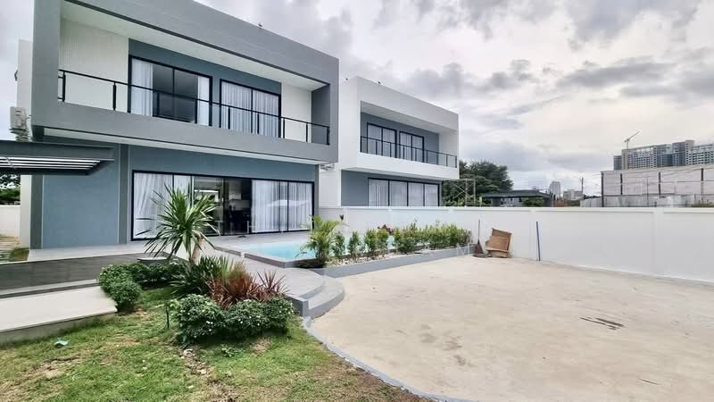 4-BR Villa, Chon Buri (Pattaya), Nong Pru, Bang Lamung (Pattaya), Chon Buri (Pattaya), 4 Bedrooms, 412 sqm, Villa For Sale, by Thitiporn Pawikham, 500237703 - DDproperty.com