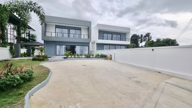 4-BR Villa, Chon Buri (Pattaya), Nong Pru, Bang Lamung (Pattaya), Chon Buri (Pattaya), 4 Bedrooms, 412 sqm, Villa For Sale, by Thitiporn Pawikham, 500237703 - DDproperty.com