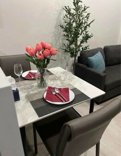 M Thonglor 10, Bangkok, 9 Soi Ekkamai 12, Ekkamai Road, Khlong Tan Nua, Watthana, Bangkok, 2 Bedrooms, 62 sqm, Condo For Rent, by Piyawan Maiyapan, 500237711 - DDproperty.com