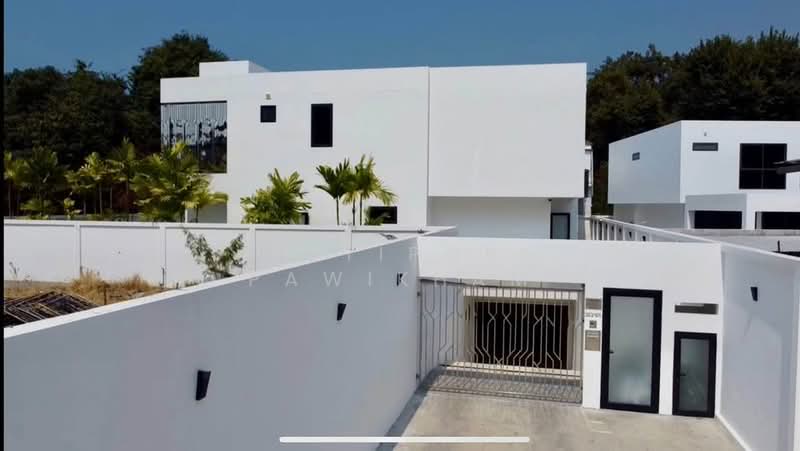 6-BR Villa, Chon Buri (Pattaya), Nong Pru, Bang Lamung (Pattaya), Chon Buri (Pattaya), 6 Bedrooms, 750 sqm, Villa For Sale, by Thitiporn Pawikham, 500237739 - DDproperty.com