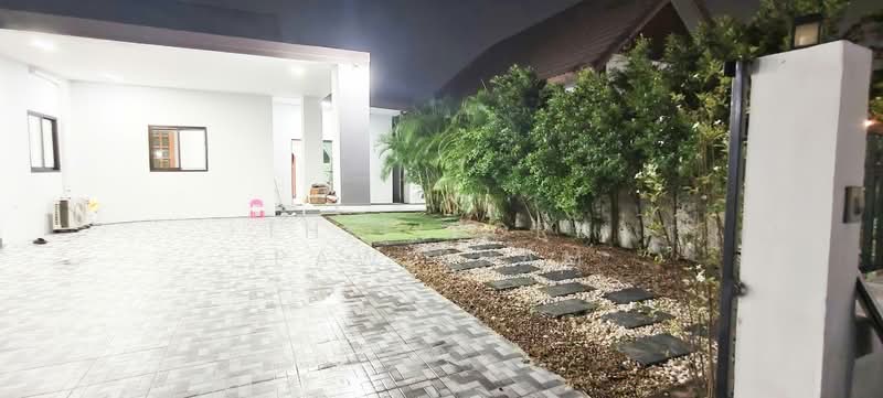 3-BR House, Chon Buri (Pattaya), Ta Khian Tia, Bang Lamung (Pattaya), Chon Buri (Pattaya), 3 Bedrooms, 150 sqm, Single Detached House For Sale, by Thitiporn Pawikham, 500237819 - DDproperty.com
