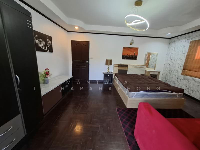 4-BR Townhouse, Chon Buri (Pattaya), Nong Pru, Bang Lamung (Pattaya), Chon Buri (Pattaya), 4 Bedrooms, 250 sqm, Townhouse For Rent, by Mantana Techapahaphong, 500237828 - DDproperty.com