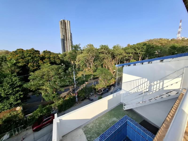 4-BR Townhouse, Chon Buri (Pattaya), Nong Pru, Bang Lamung (Pattaya), Chon Buri (Pattaya), 4 Bedrooms, 250 sqm, Townhouse For Rent, by Mantana Techapahaphong, 500237828 - DDproperty.com